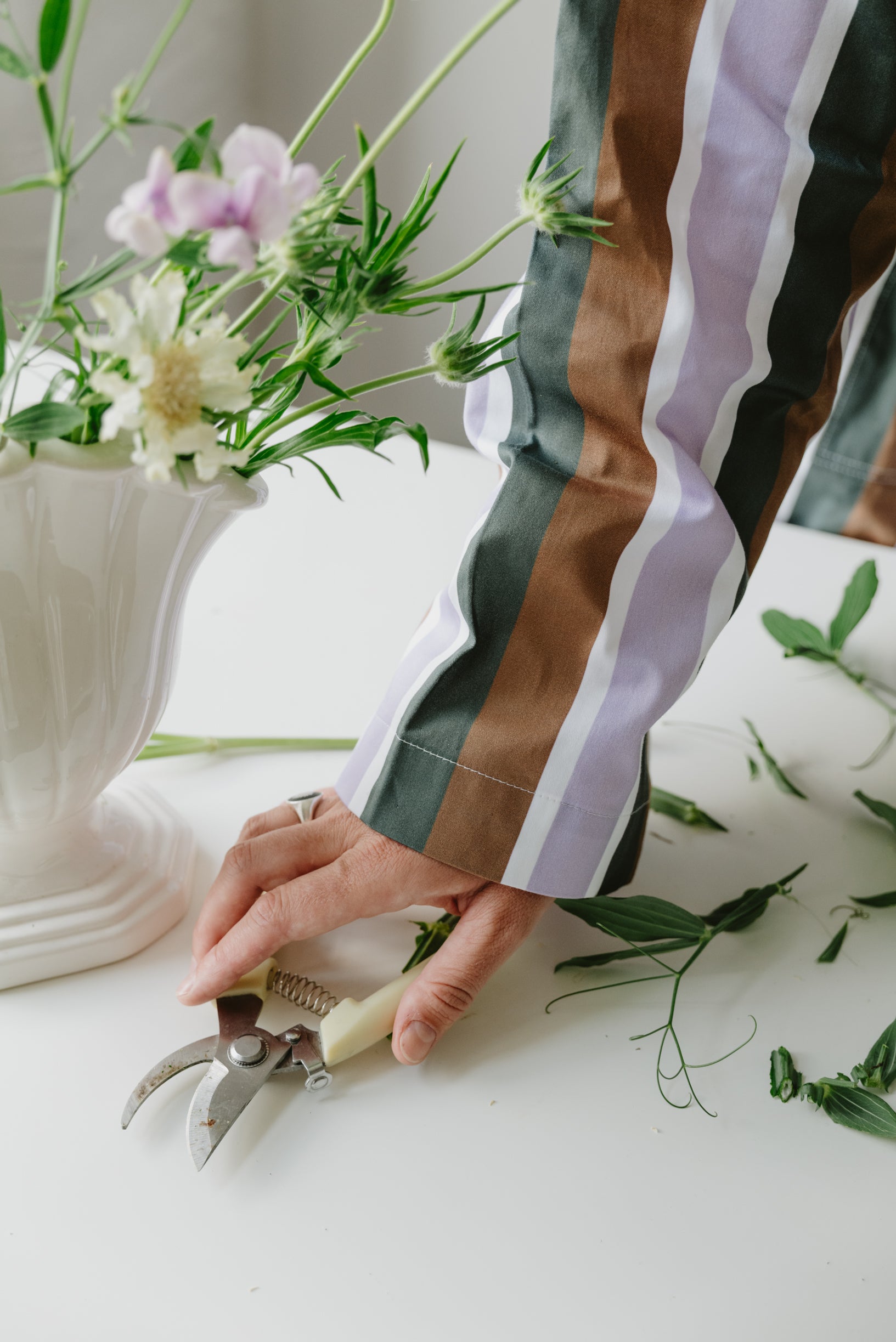 The Provençale Robe - Tobacco, Seaweed & Periwinkle