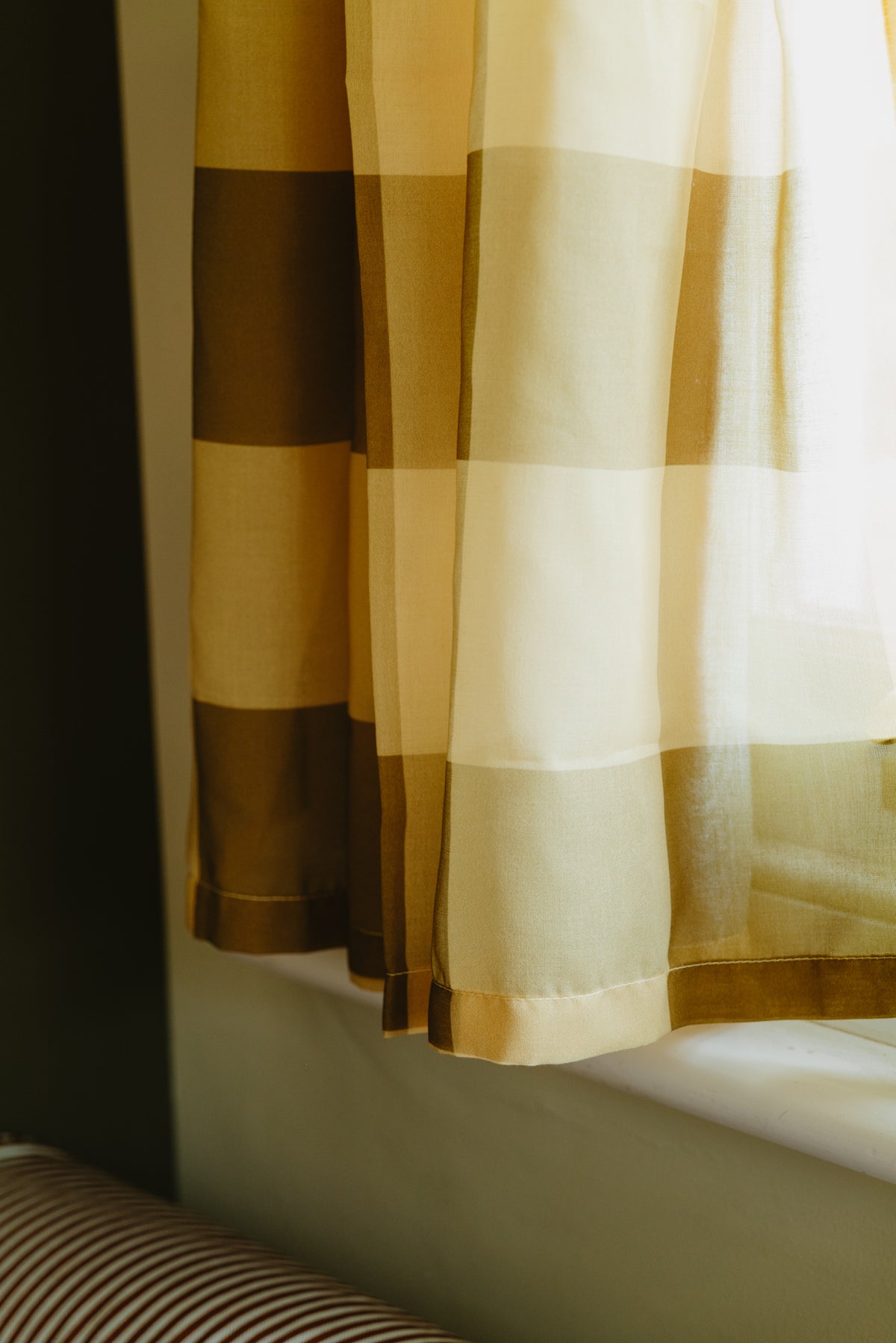 Sheer Café Curtain - Lemon Sorbet & Zest Gingham