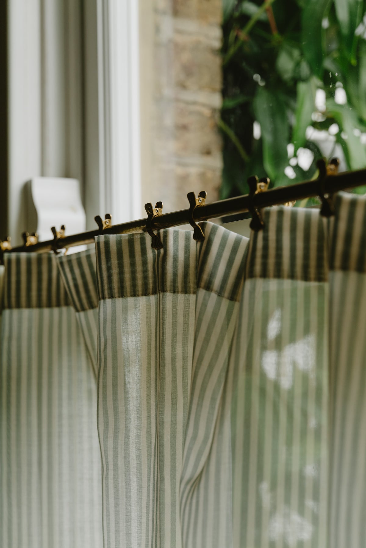 Sheer Café Curtain - Crystal & Tofu Stripe